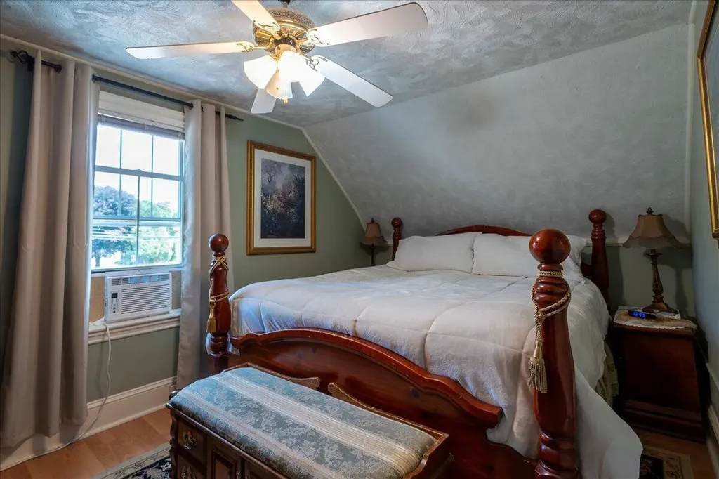 57 Pleasant Street Rockland ME 04841
