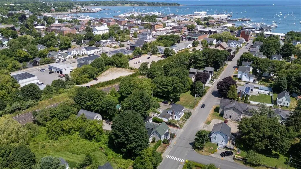 57 Pleasant Street Rockland ME 04841
