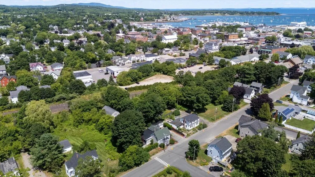 57 Pleasant Street Rockland ME 04841