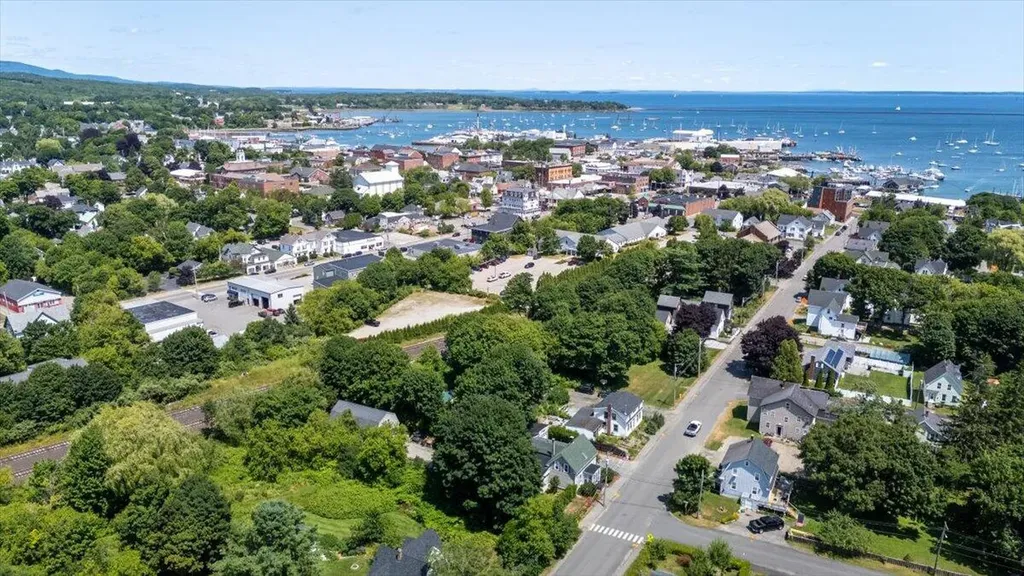 57 Pleasant Street Rockland ME 04841
