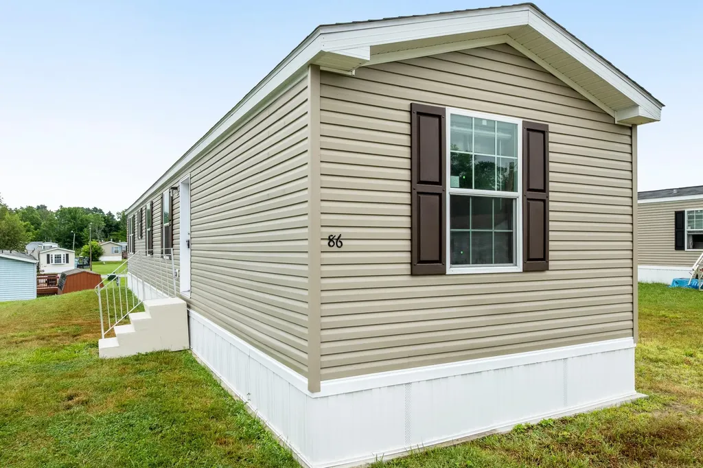 86 Heather Drive Lewiston ME 04240