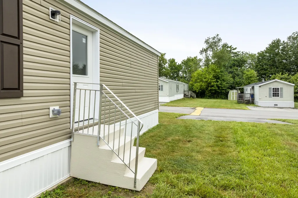 86 Heather Drive Lewiston ME 04240