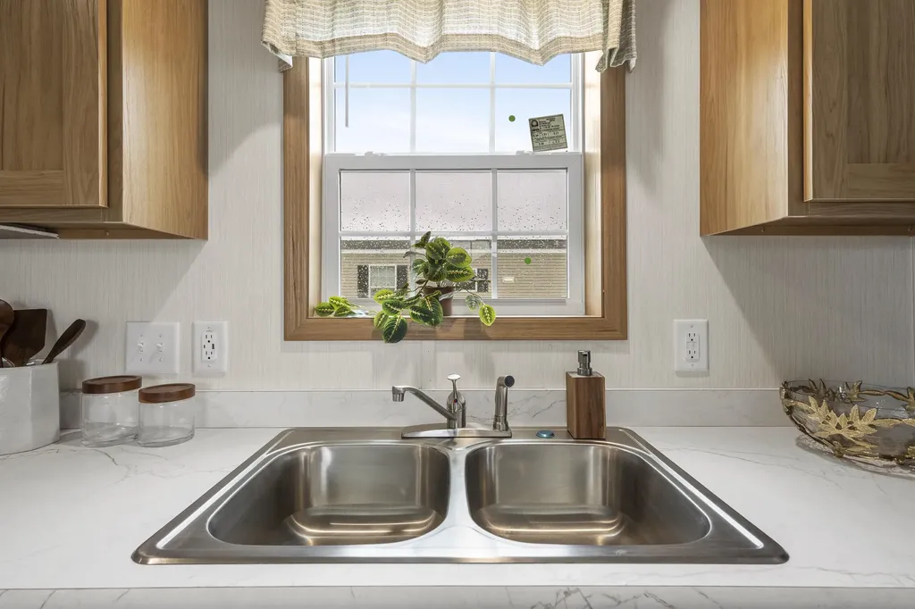 86 Heather Drive Lewiston ME 04240
