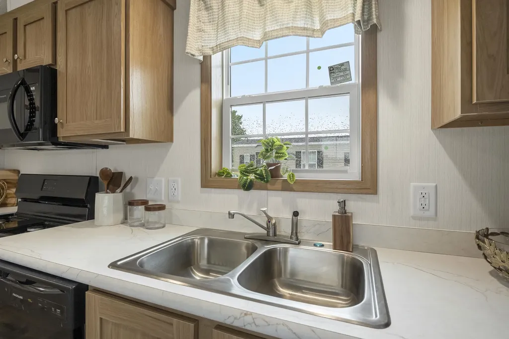 86 Heather Drive Lewiston ME 04240