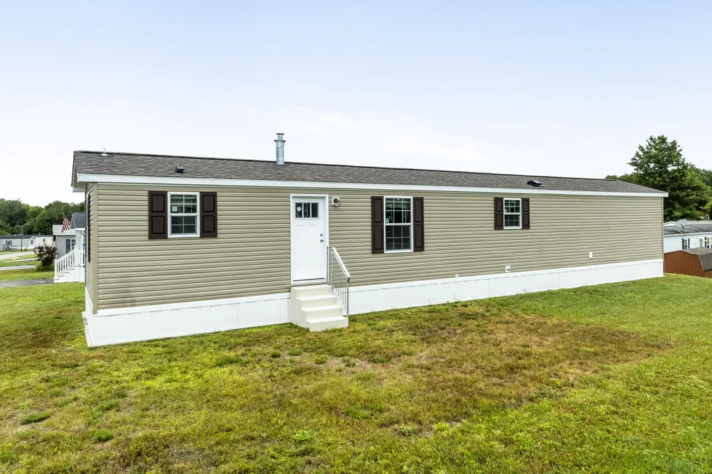86 Heather Drive Lewiston ME 04240