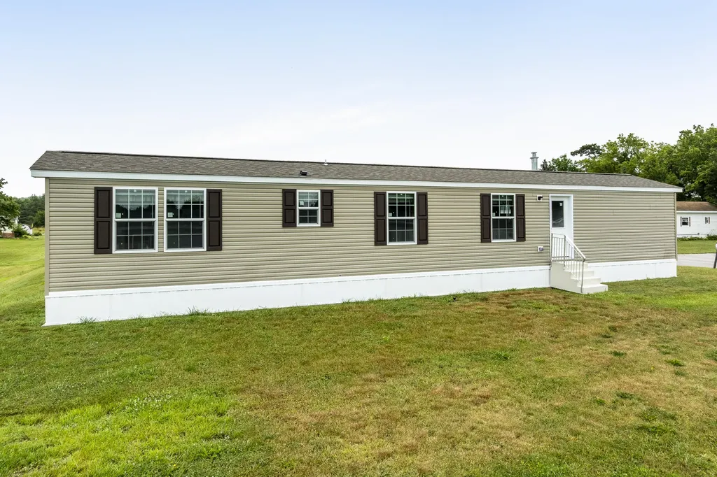 86 Heather Drive Lewiston ME 04240