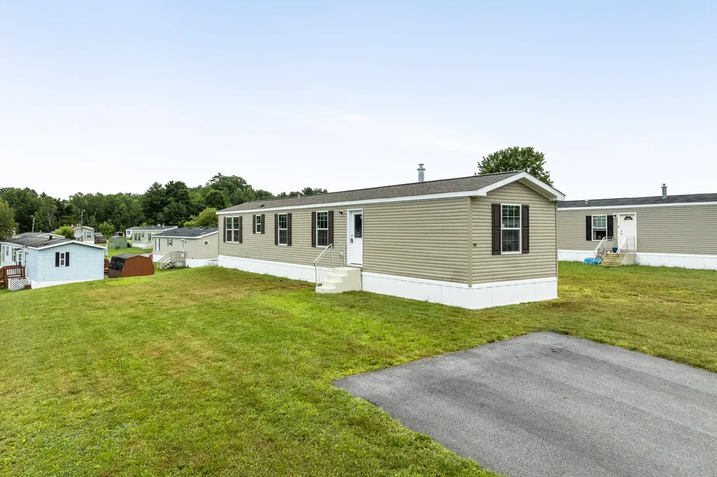 86 Heather Drive Lewiston ME 04240