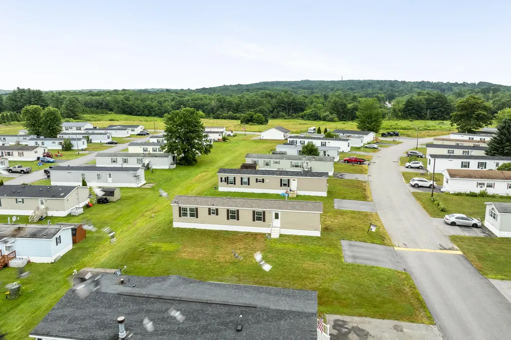 86 Heather Drive Lewiston ME 04240