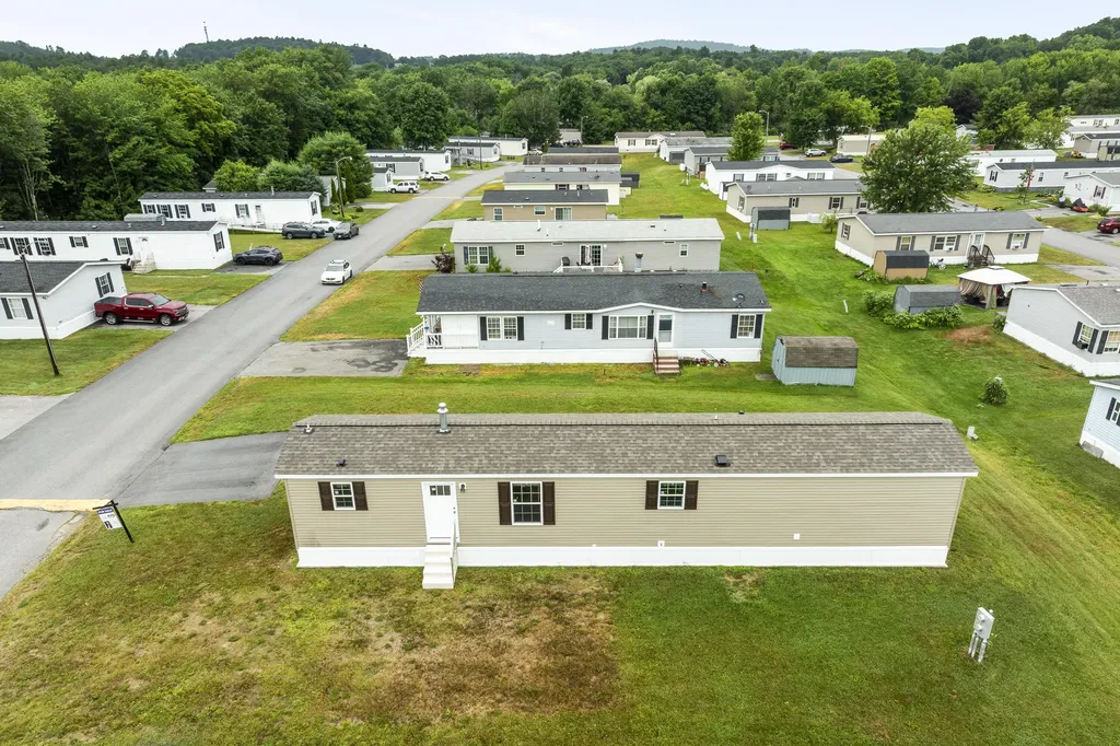 86 Heather Drive Lewiston ME 04240