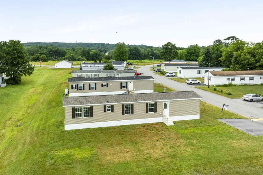 86 Heather Drive Lewiston ME 04240
