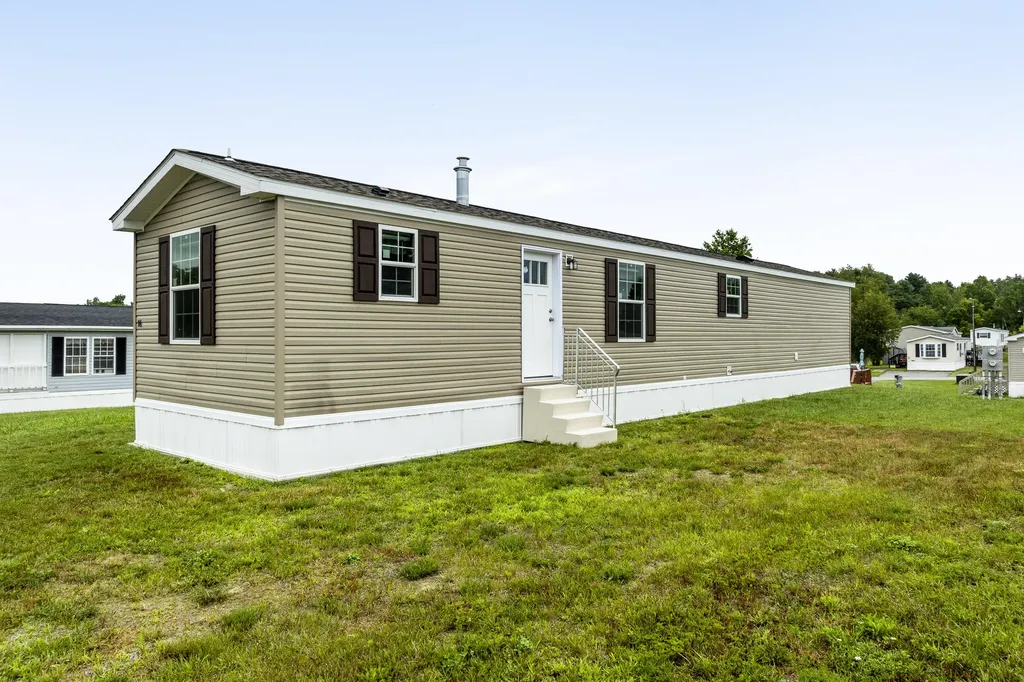 86 Heather Drive Lewiston ME 04240