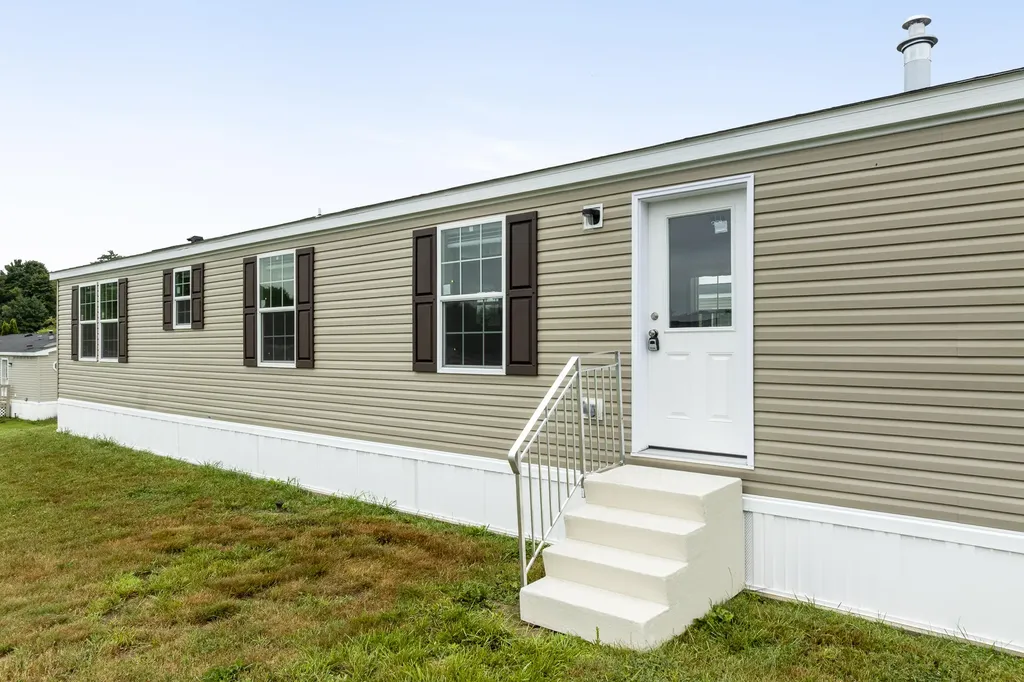 86 Heather Drive Lewiston ME 04240