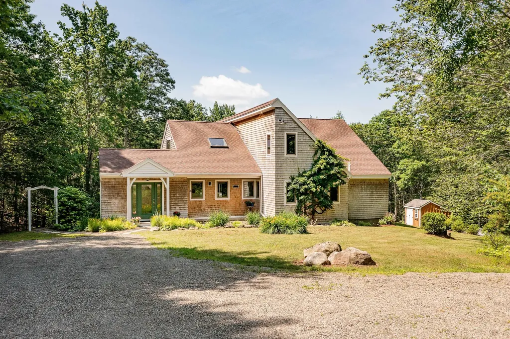 2 Springbrook Way Rockport ME 04856
