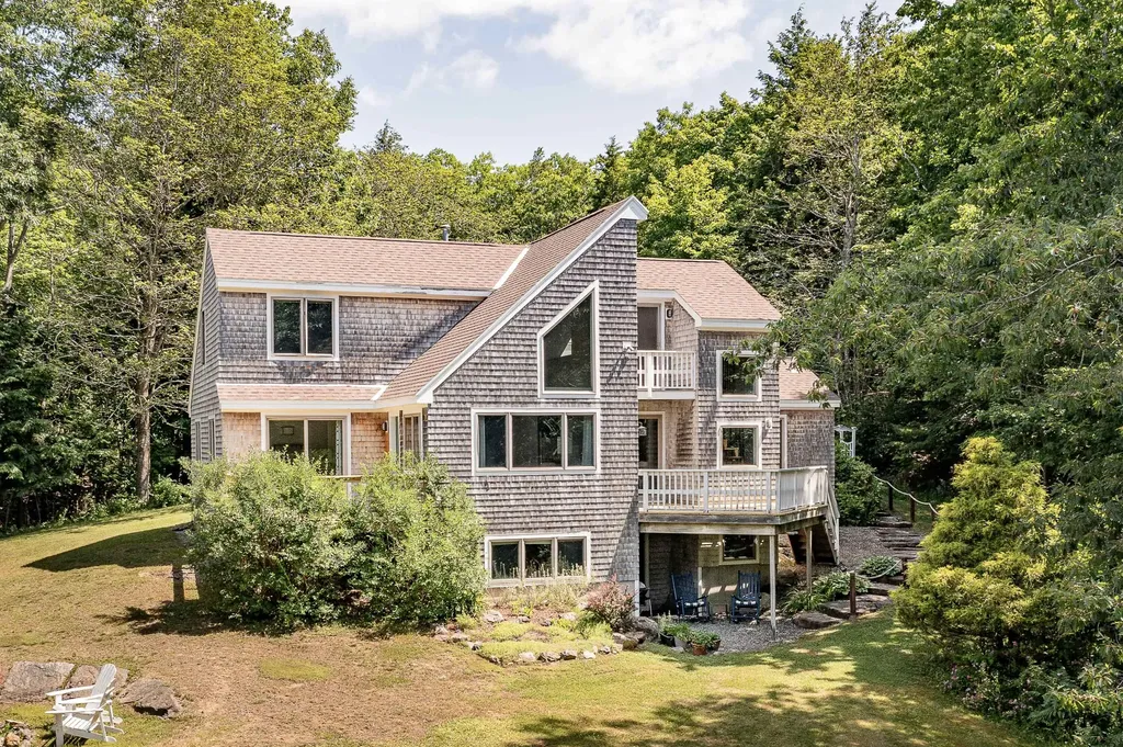2 Springbrook Way Rockport ME 04856