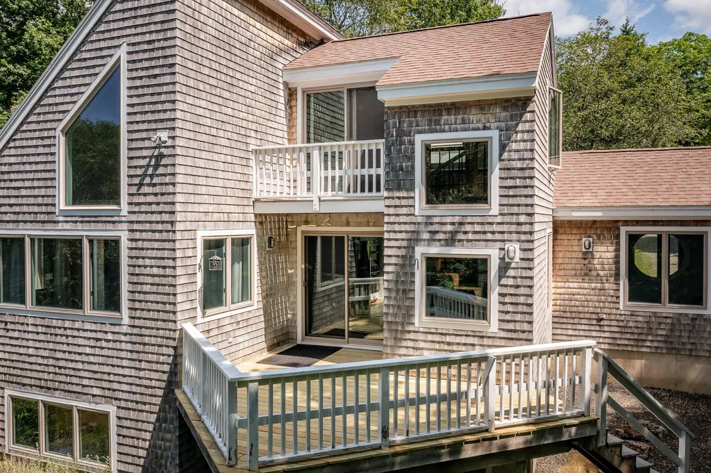 2 Springbrook Way Rockport ME 04856