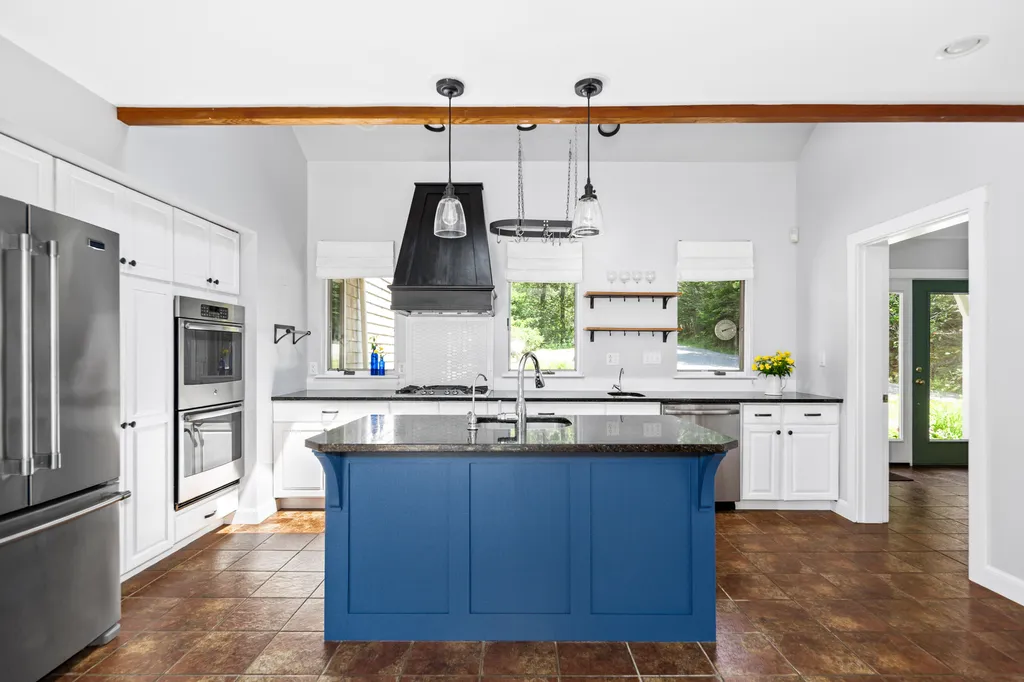2 Springbrook Way Rockport ME 04856