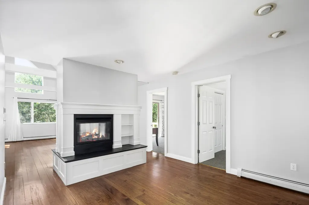 2 Springbrook Way Rockport ME 04856