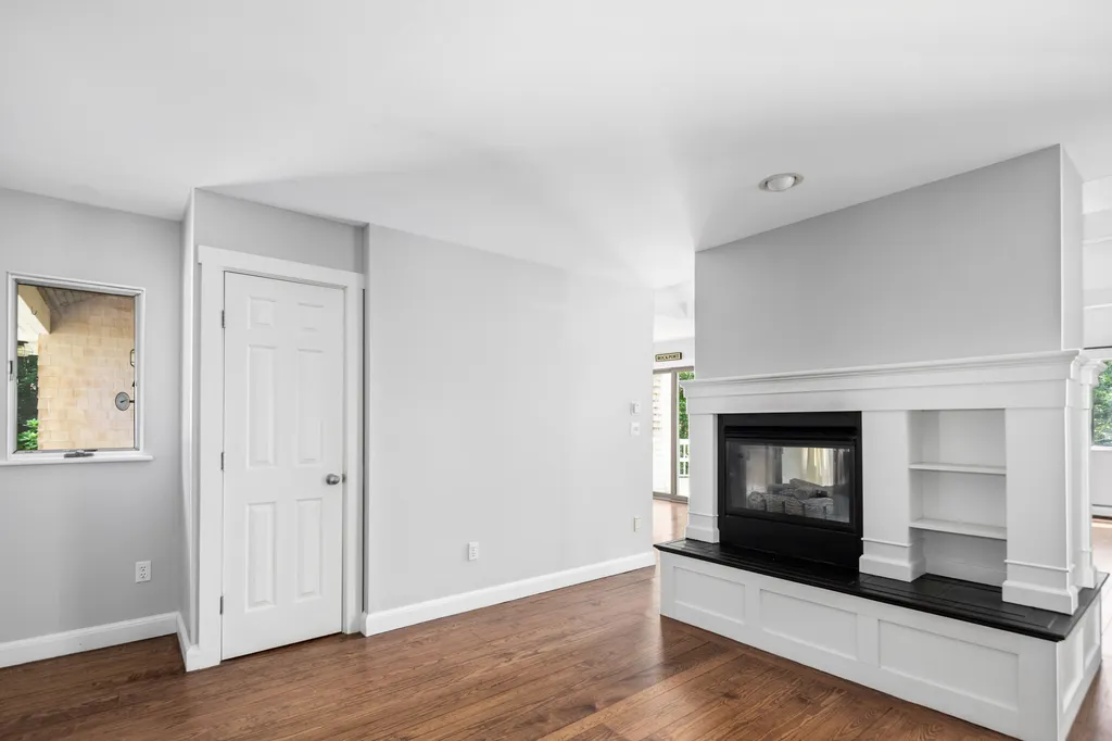 2 Springbrook Way Rockport ME 04856