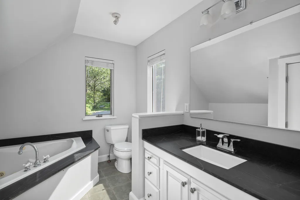 2 Springbrook Way Rockport ME 04856