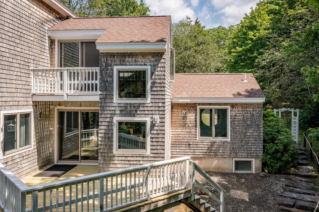 2 Springbrook Way Rockport ME 04856