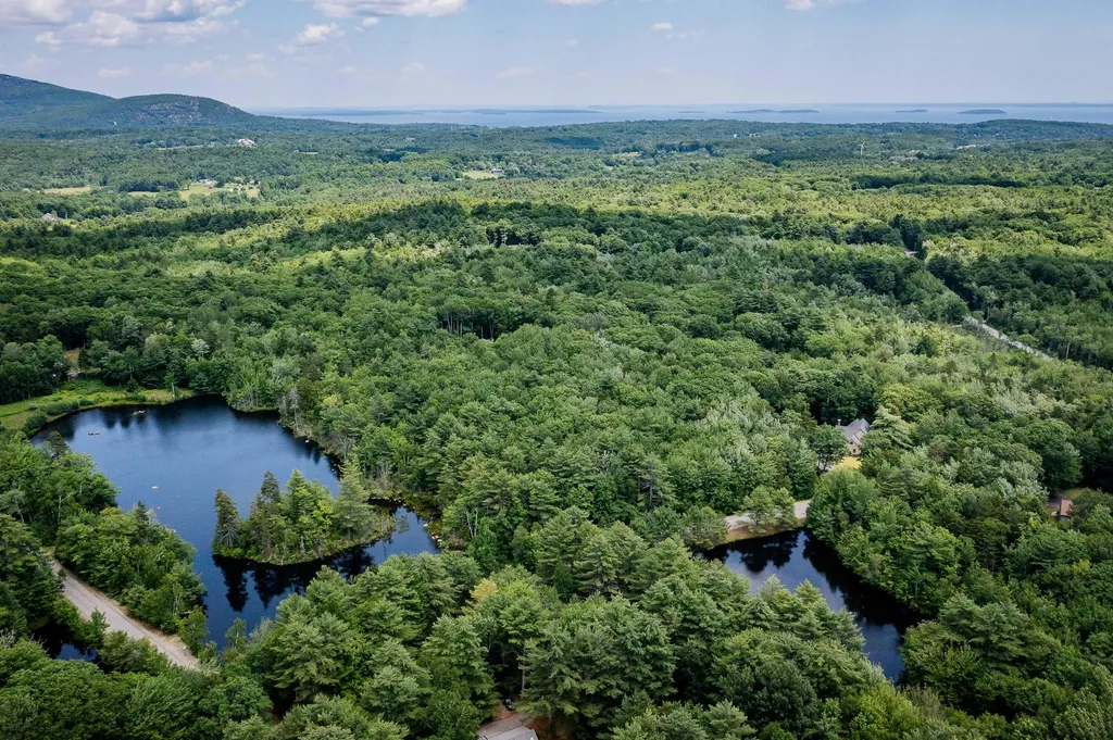 2 Springbrook Way Rockport ME 04856