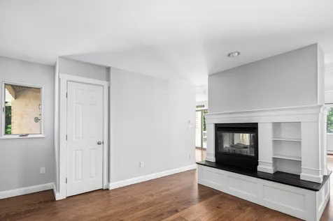 2 Springbrook Way Rockport ME 04856