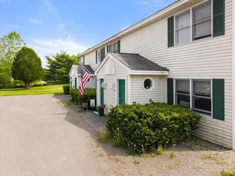 2 Hope's Place Bradley ME 04411