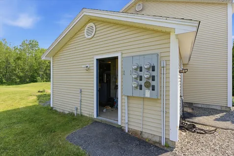 2 Hope's Place Bradley ME 04411
