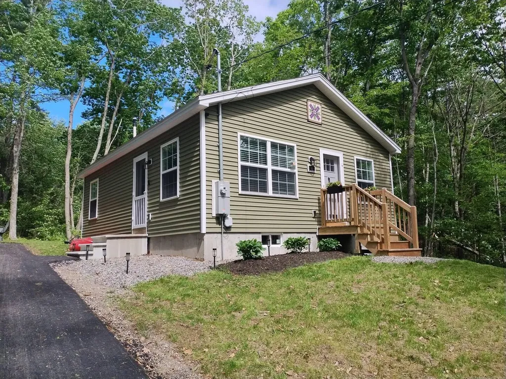 80 Ridgeway Circle Waterboro ME 04061