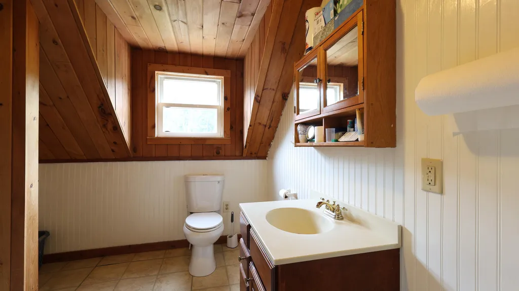 1146 Post Road Bowdoinham ME 04008