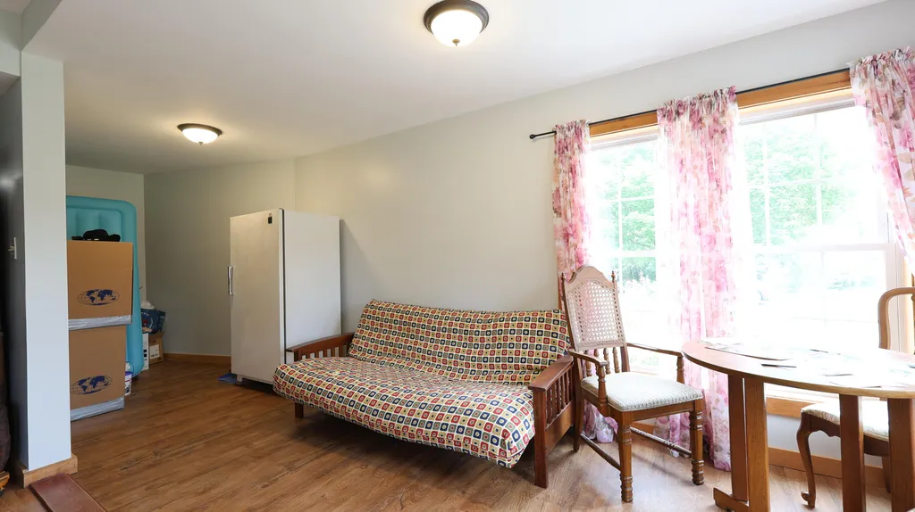 1146 Post Road Bowdoinham ME 04008