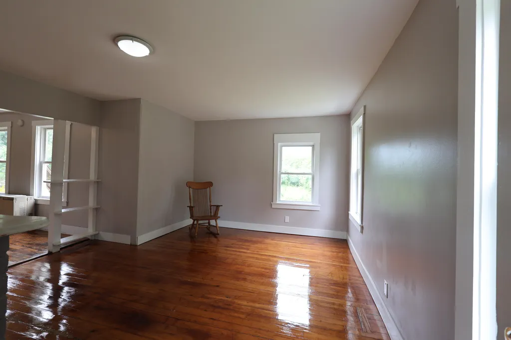 1146 Post Road Bowdoinham ME 04008
