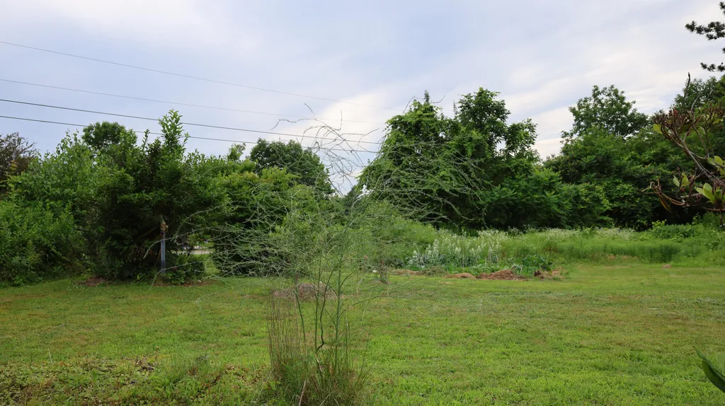 1146 Post Road Bowdoinham ME 04008