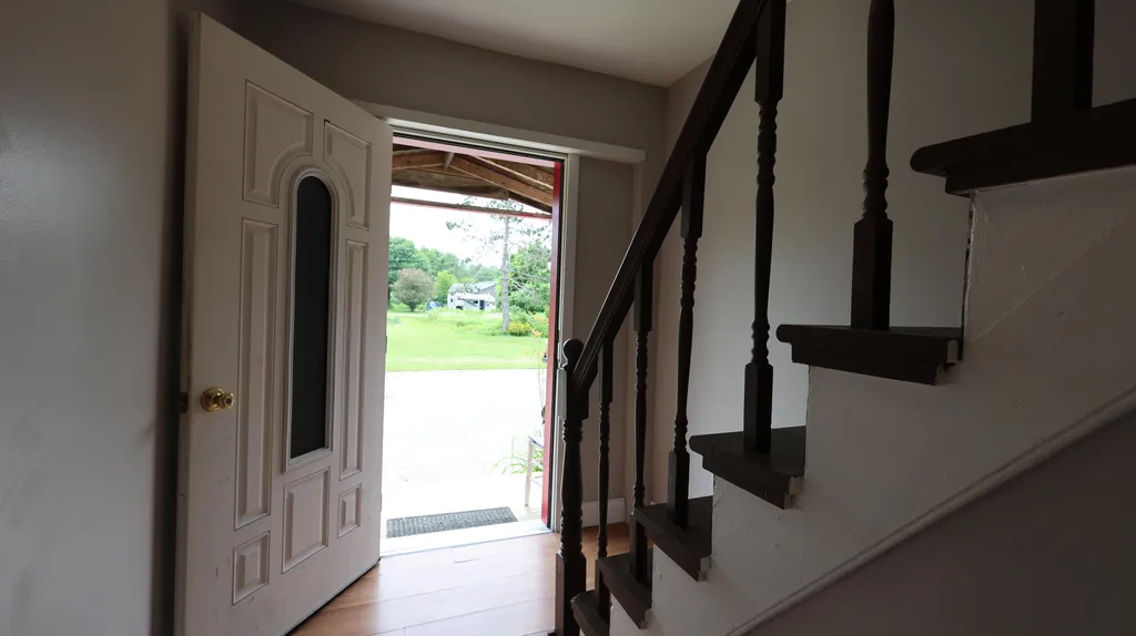 1146 Post Road Bowdoinham ME 04008