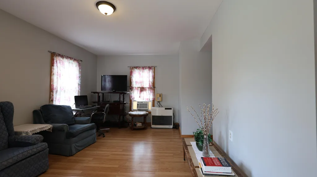 1146 Post Road Bowdoinham ME 04008