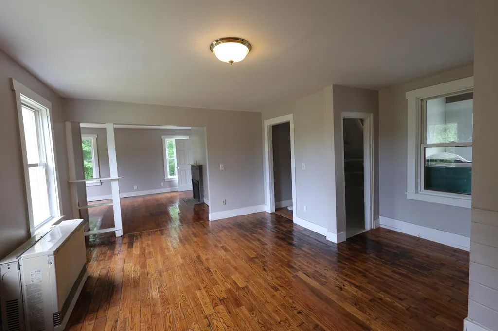 1146 Post Road Bowdoinham ME 04008