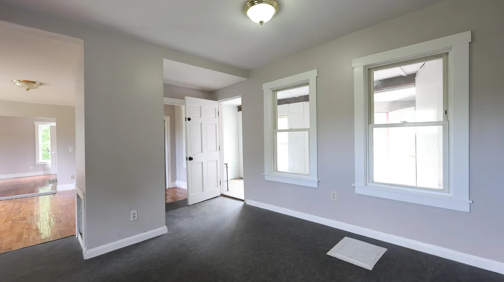 1146 Post Road Bowdoinham ME 04008
