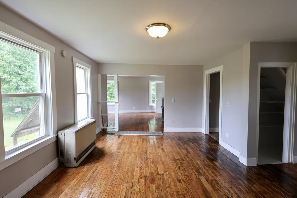 1146 Post Road Bowdoinham ME 04008