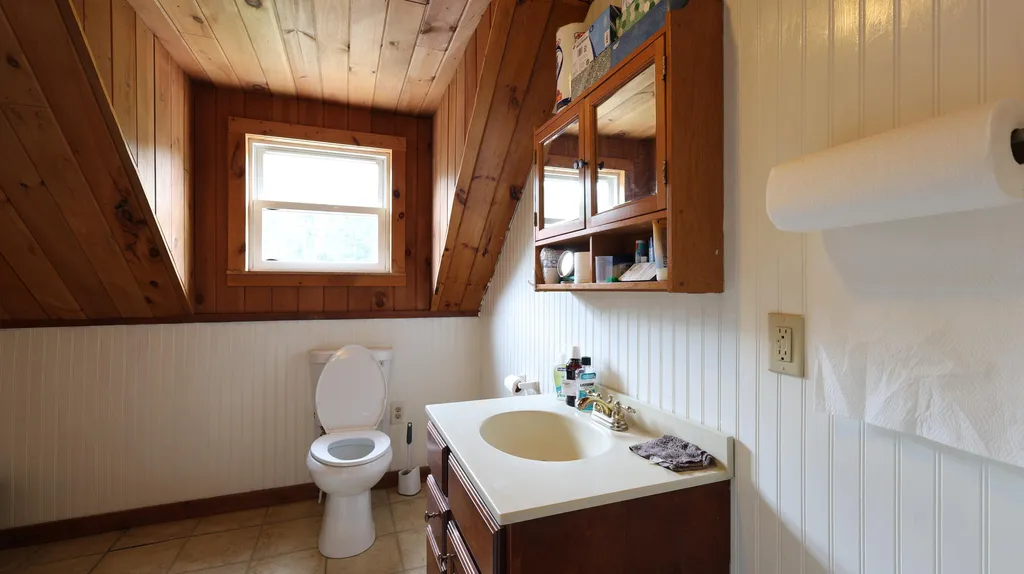 1146 Post Road Bowdoinham ME 04008