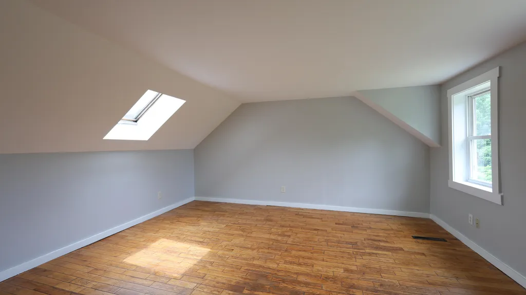 1146 Post Road Bowdoinham ME 04008