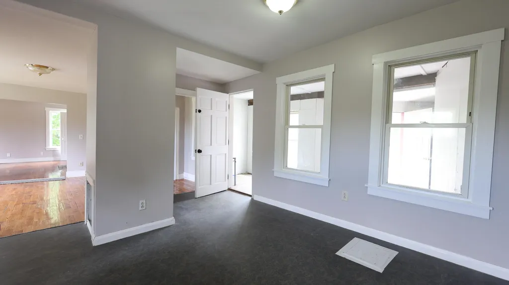 1146 Post Road Bowdoinham ME 04008