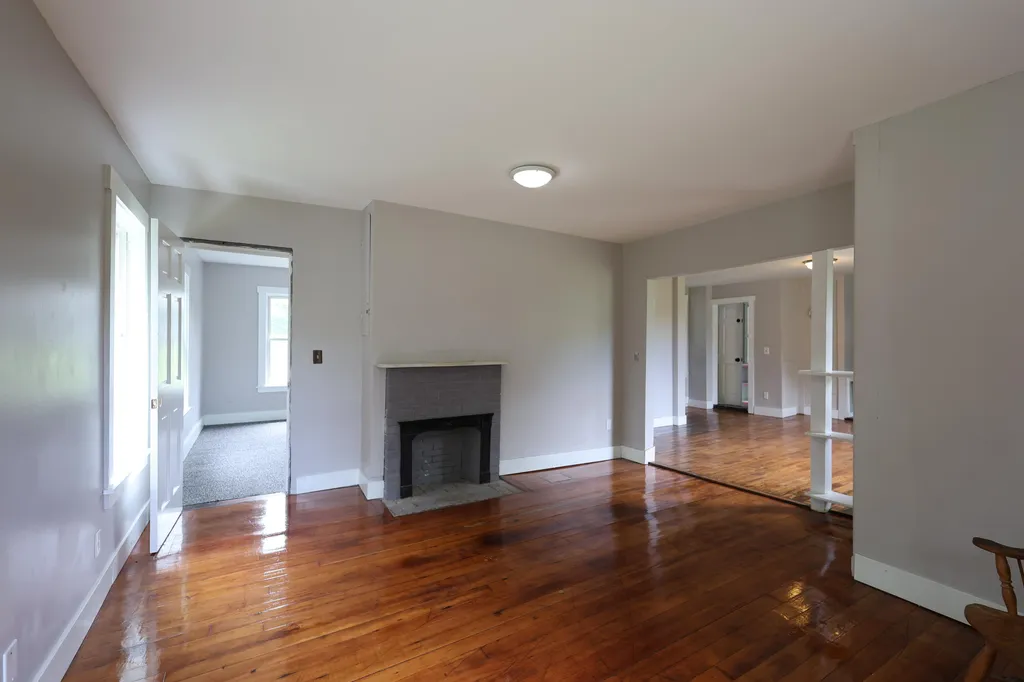 1146 Post Road Bowdoinham ME 04008