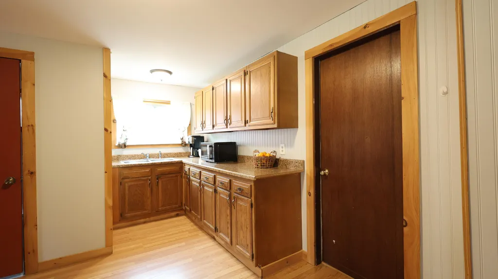 1146 Post Road Bowdoinham ME 04008