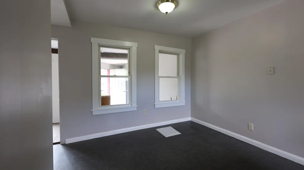 1146 Post Road Bowdoinham ME 04008