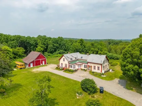 1146 Post Road Bowdoinham ME 04008