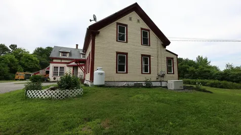 1146 Post Road Bowdoinham ME 04008