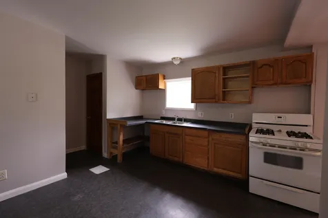 1146 Post Road Bowdoinham ME 04008