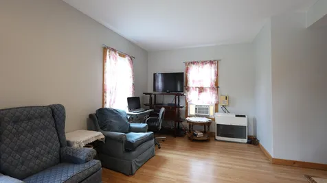 1146 Post Road Bowdoinham ME 04008