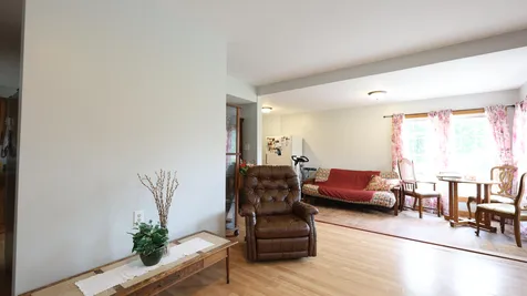 1146 Post Road Bowdoinham ME 04008