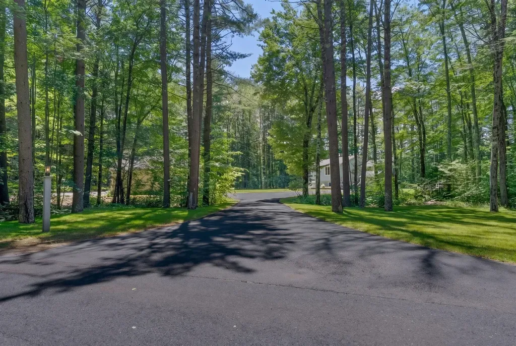 5 Davis Drive Saco ME 04072
